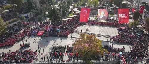 29 Ekim Cumhuriyet Bayramı ve Cumhuriyet’imizin 100. Yıl Dönümü Halkımızın Yoğun İlgi Gösterdiği Coşkulu Törenlerle Kutlandı